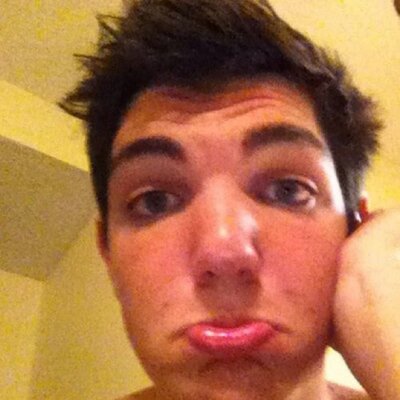 Profile Picture of Troy Field (@TroyCaliSwag) on Twitter