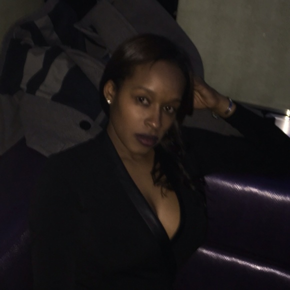 Profile Picture of Samaiyah Wazeerud-din (@missmaiy) on Poshmark