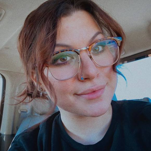 Profile Picture of Autumn Martinek (@ajmartinek) on Poshmark