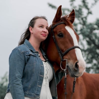 Profile Picture of R. Grace Witt (@gracefulnotes) on Twitter