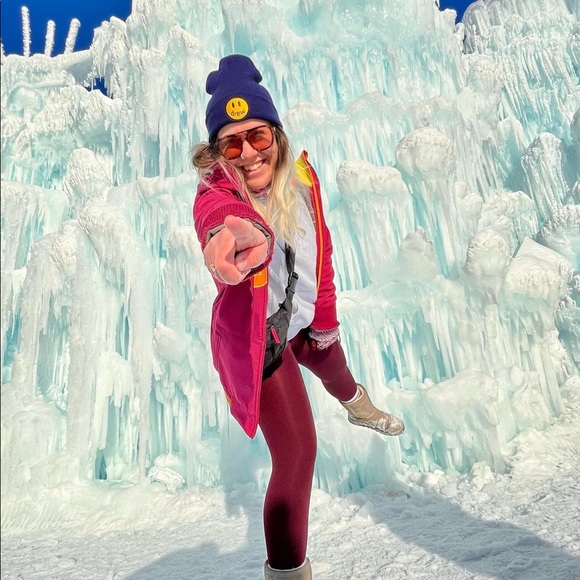 Profile Picture of Agustina Gritten (@agusgritten) on Poshmark