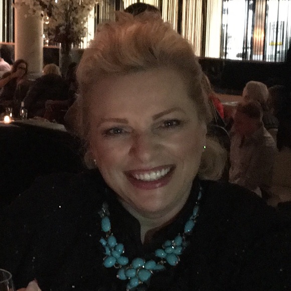 Profile Picture of Larissa Charny (@lcharny7) on Poshmark