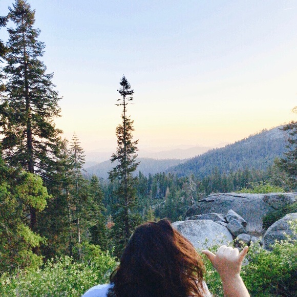 Profile Picture of Leina Caspino (@leinacaspino) on Poshmark