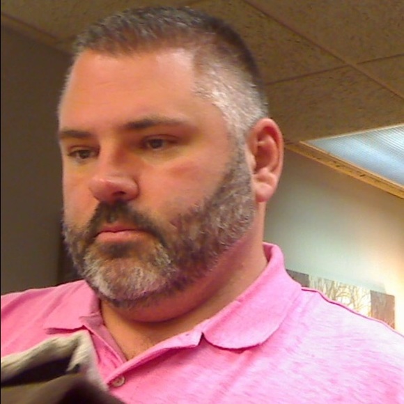 Profile Picture of Bob Owen (@bobo151) on Poshmark