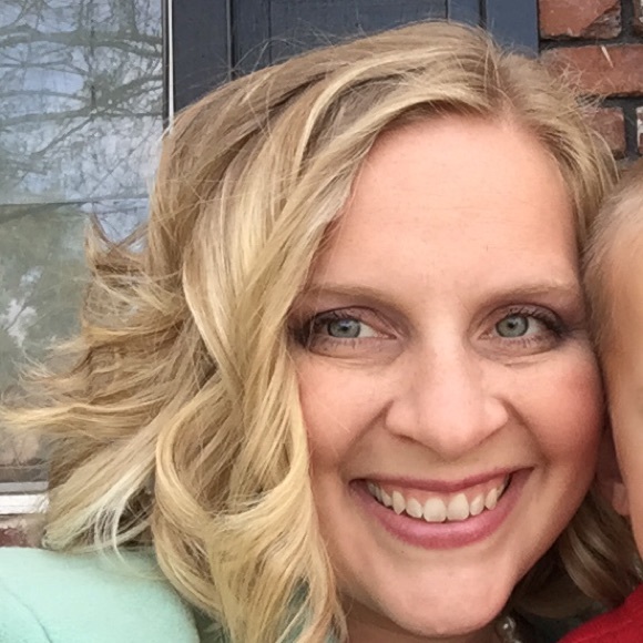 Profile Picture of Heather Wiest (@heatherwiest) on Poshmark
