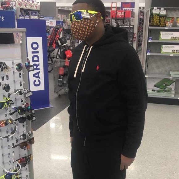 Profile Picture of Damon Crawford (@wunxdee1) on Poshmark