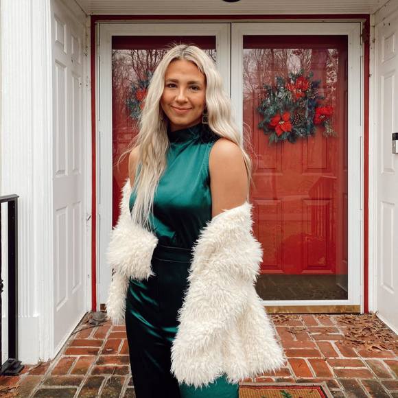 Profile Picture of Peyton Diederich (@divaqueen226) on Poshmark