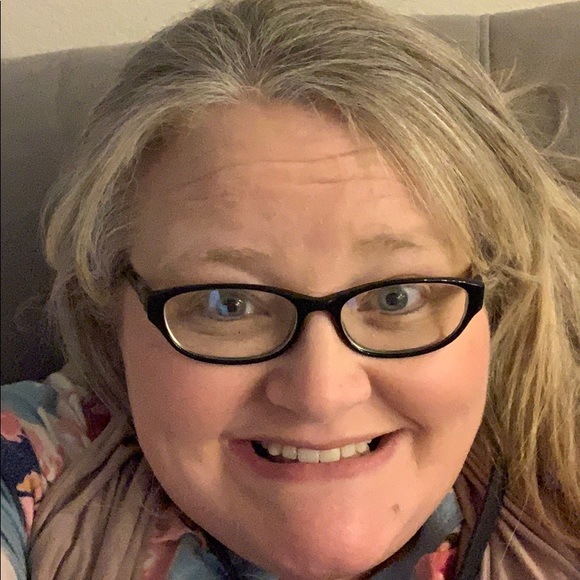 Profile Picture of Lisa Mccloskey (@ldmccloskey278) on Poshmark