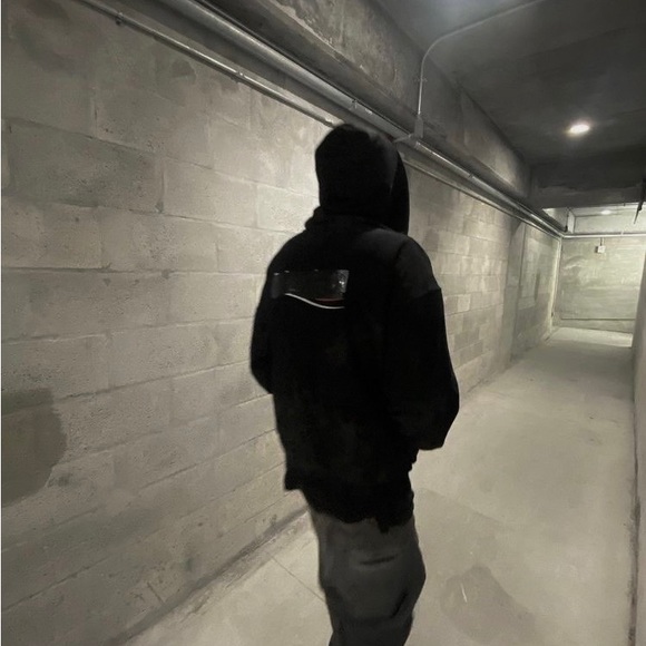 Profile Picture of James Albuera (@jamesalbuera01) on Poshmark