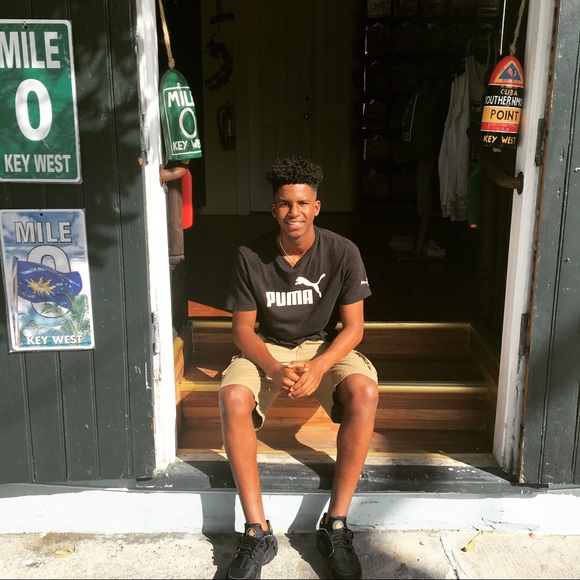 Profile Picture of Durjaya Neysmith (@kidjaya) on Poshmark