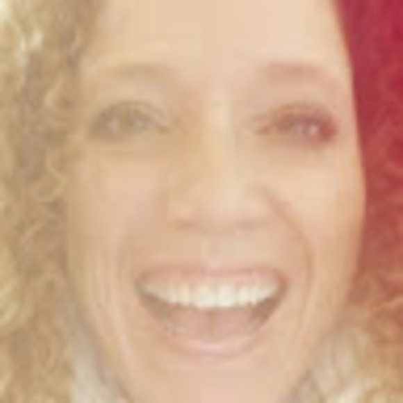 Profile Picture of Angela Hackwell (@angelahackwell) on Poshmark