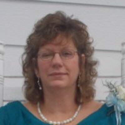 Profile Picture of Julie Propst (@sewthisfarmthat) on Twitter