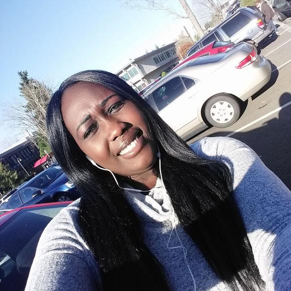 Profile Picture of Nyakume Reath (@nyakume) on Poshmark