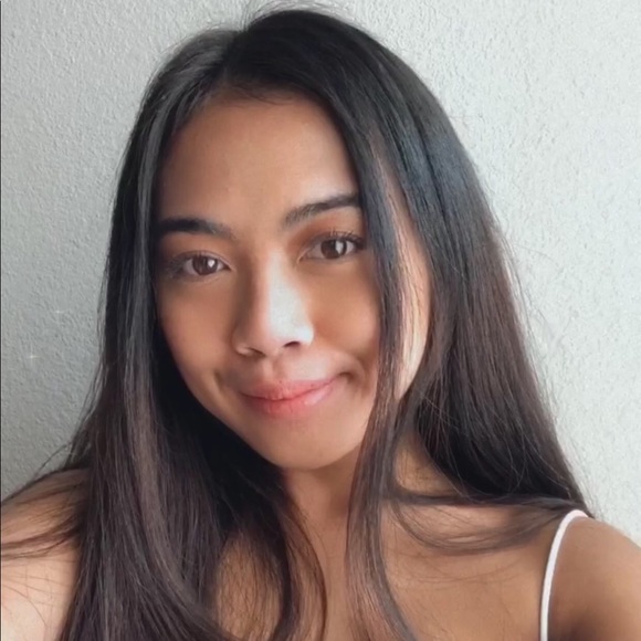 Profile Picture of Kaitlin Fredeluces (@kaaitf) on Poshmark
