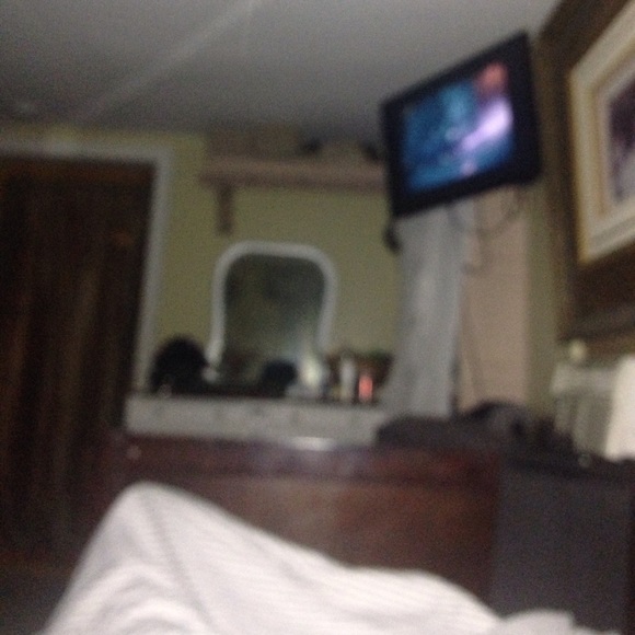 Lye Lye - Poshmark Profile Picture of Lye Lye (@layronel1) on Poshmark