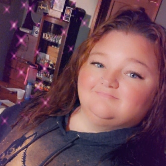 Profile Picture of Lindsay Heifort (@lilbitfarms23) on Poshmark