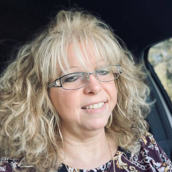 Profile Picture of Deneen Groothouse (@shegroot) on Poshmark