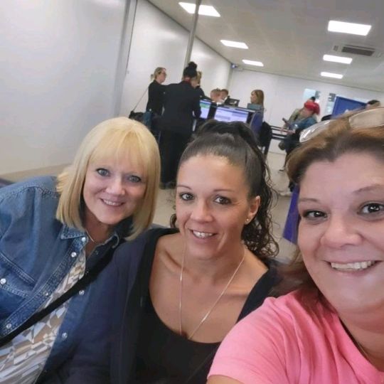 Profile Picture of els 🤍 (@nicholaprosser) on Tiktok