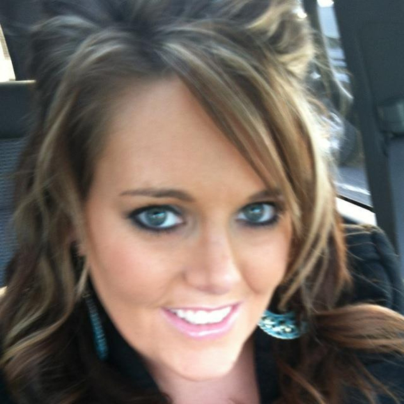 Profile Picture of Whitney Linker (@whitneylinkee) on Poshmark