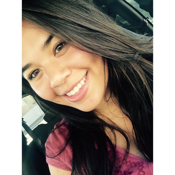 Profile Picture of Sam Yee (@syee40) on Poshmark