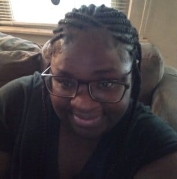 Profile Picture of Dominique Allen (@domo1031) on Poshmark