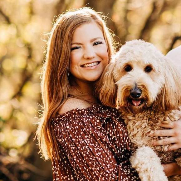 Profile Picture of Jenna Watson (@watson_jenn) on Poshmark