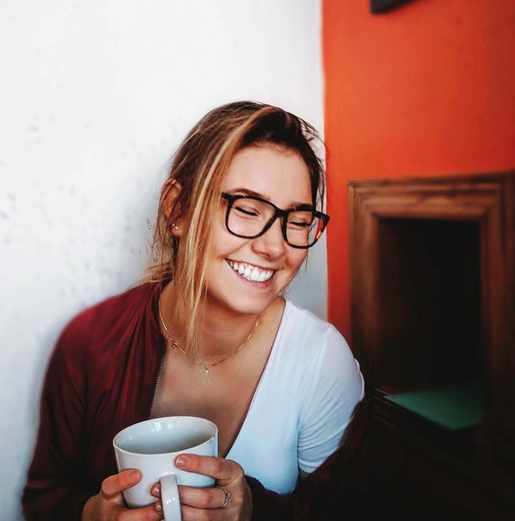 Profile Picture of Elise Schedler (@eascheds) on Poshmark