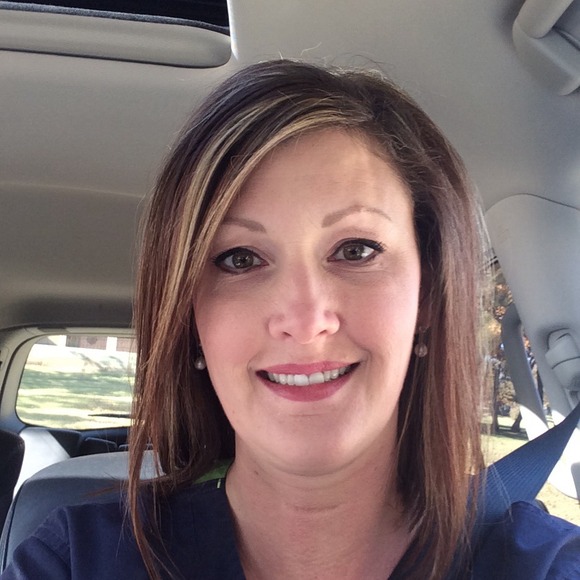 Profile Picture of Shannon Kneedy (@slkneedy) on Poshmark