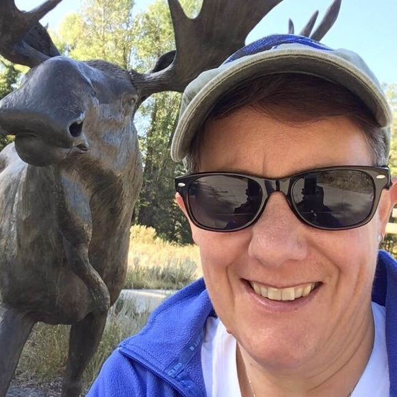 Profile Picture of Melissa Axtman (@maxtman16) on Poshmark