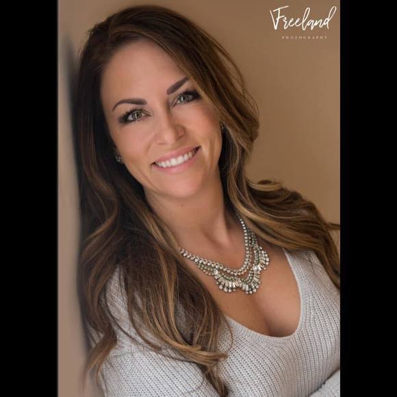 Profile Picture of Jessica Tawse falahee (@jessicafalahee) on Poshmark