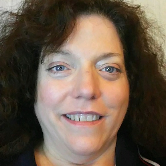 Profile Picture of Lois Shive (@songb) on Poshmark