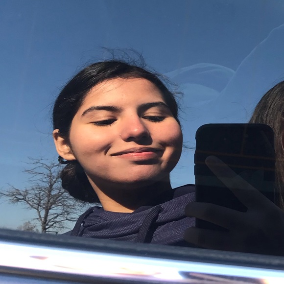 Profile Picture of Vanessa Cavazos (@vanecvzs) on Poshmark