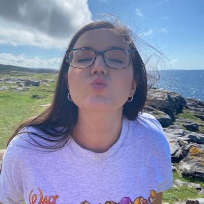 Profile Picture of Erin (@Erin_Moon98) on Twitter