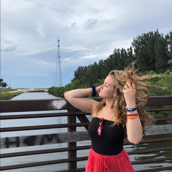 Profile Picture of Jessica Conners (@jconnners) on Poshmark