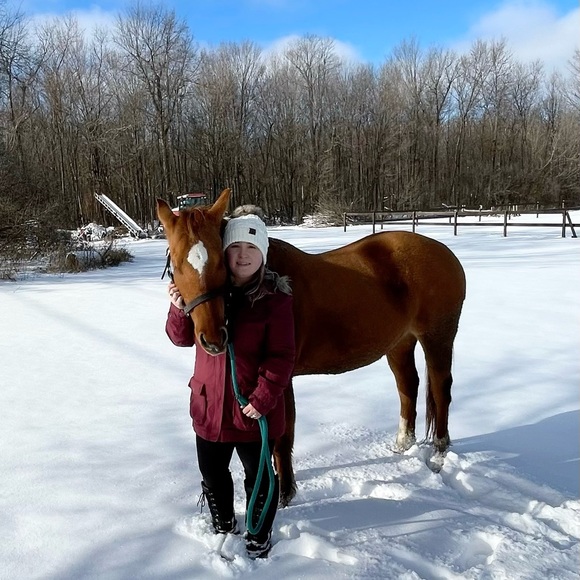 Profile Picture of Abbey Starner (@xoxo_abbeyb) on Poshmark