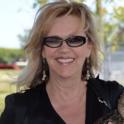 Profile Picture of Cindy Boswell (@cindyluboswell) on Twitter