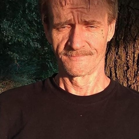 Profile Picture of James Copeland (@jamescopelan565) on Poshmark