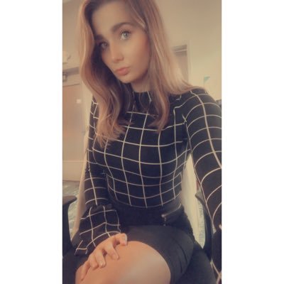 Profile Picture of Emily Jo🌻 (@EmilyStevens98) on Twitter