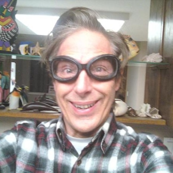 Profile Picture of David Eshe (@kiterdave) on Poshmark