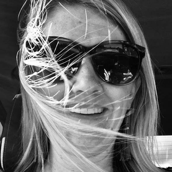 Profile Picture of Angie Auther (@angie_auther) on Poshmark