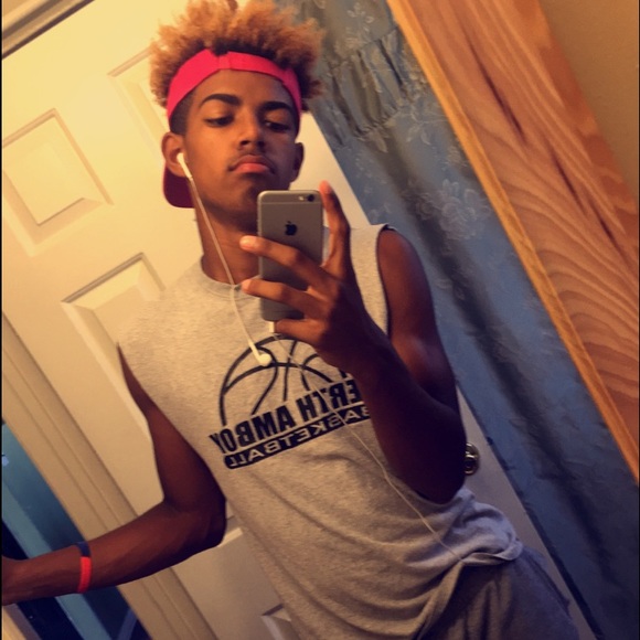 Profile Picture of Joshua Cabezudo (@jayfilay) on Poshmark