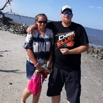 Profile Picture of Kimberly Hinkle (@KimberlyHinkl19) on Twitter