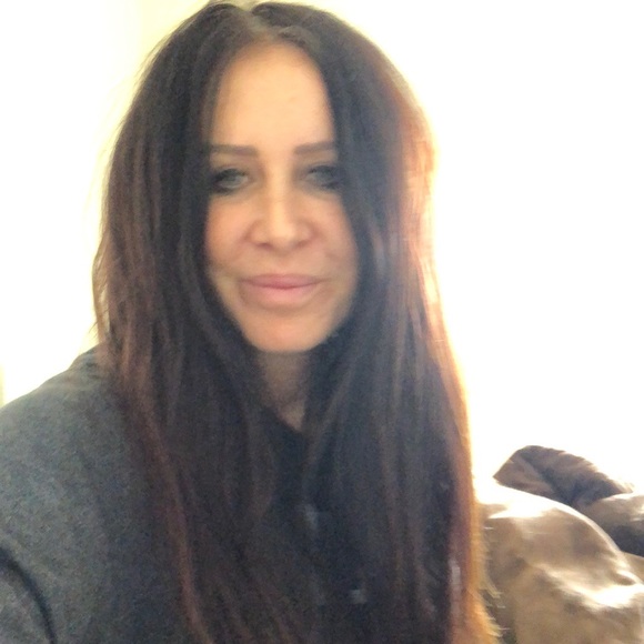 Profile Picture of Christjne Vecchione (@crandy6280) on Poshmark