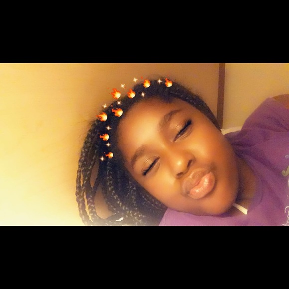 Profile Picture of Ashanti Ashanti (@yourgirlcupcake) on Poshmark