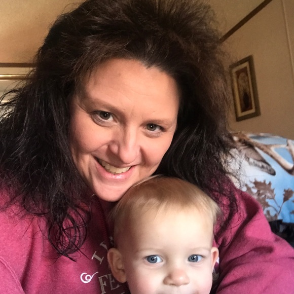 Profile Picture of Christy Everhart (@ceverhartce5) on Poshmark