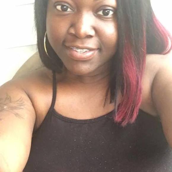 Profile Picture of Lavonda Williams (@ahs10124) on Poshmark