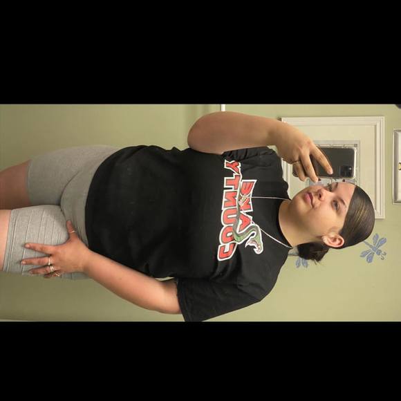 Profile Picture of Alexandra Leker (@alexandra_leker) on Poshmark