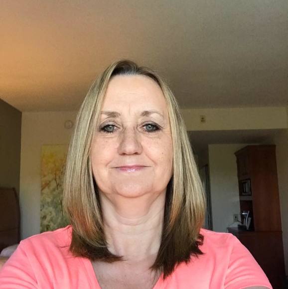 Profile Picture of Kim Bateman (@kimwbat) on Poshmark