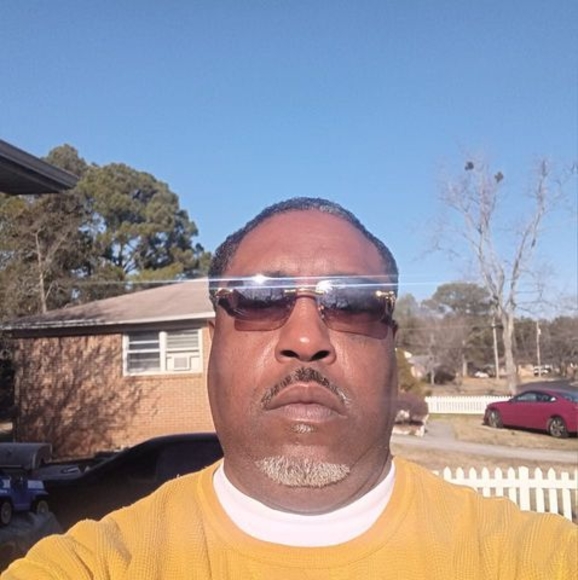 Profile Picture of Robert Chunn (@robertchunn46) on Poshmark