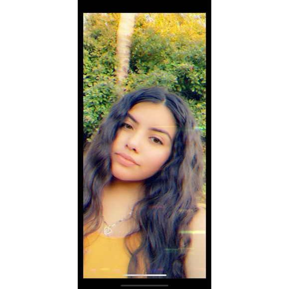 Profile Picture of Daniela Rocha (@daanielaaarr) on Poshmark